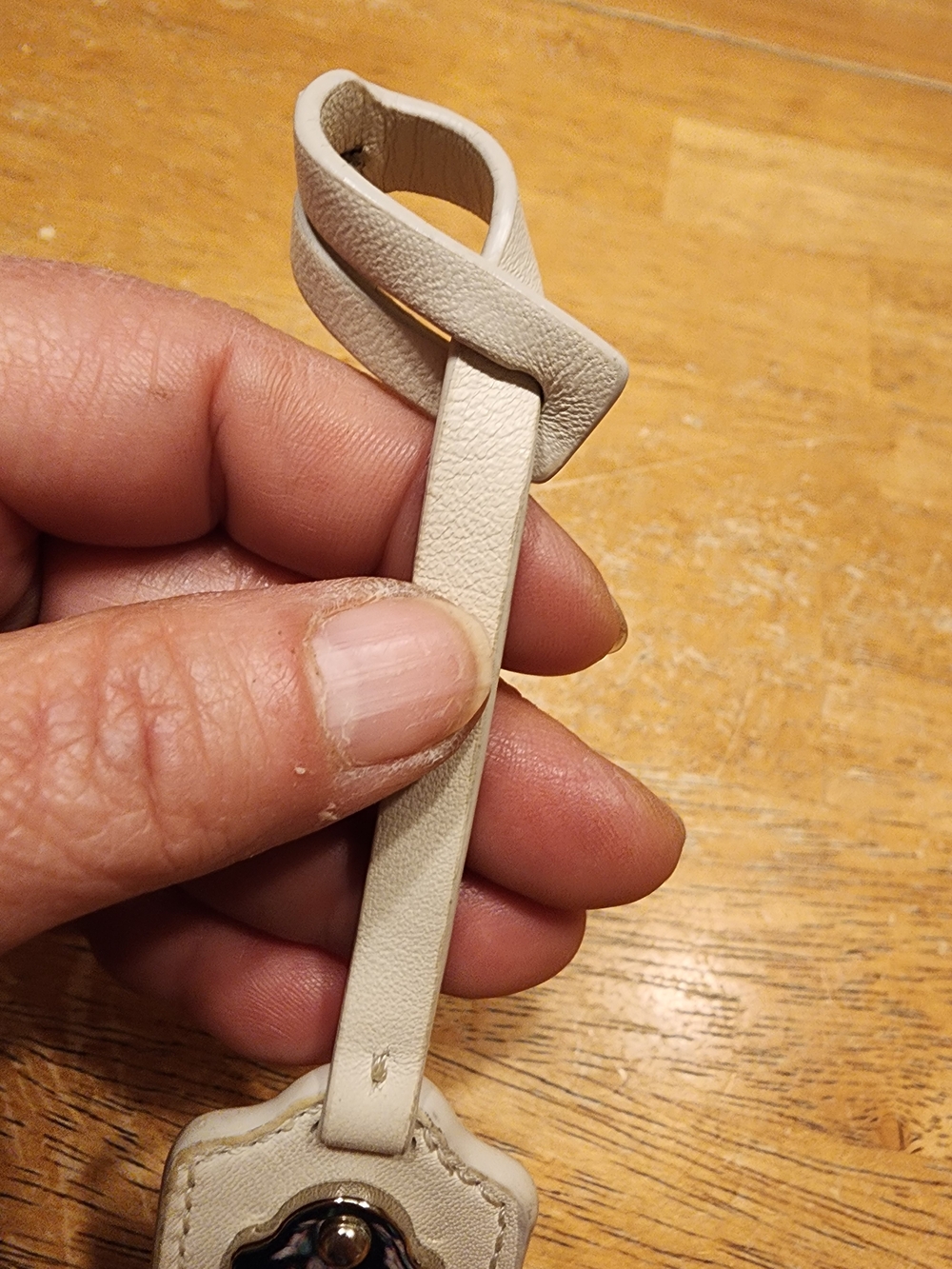 Coach Leather Key Fob Bag Charm Keychain Hang Tag featuring a silver-tone metal - Picture 7 of 9